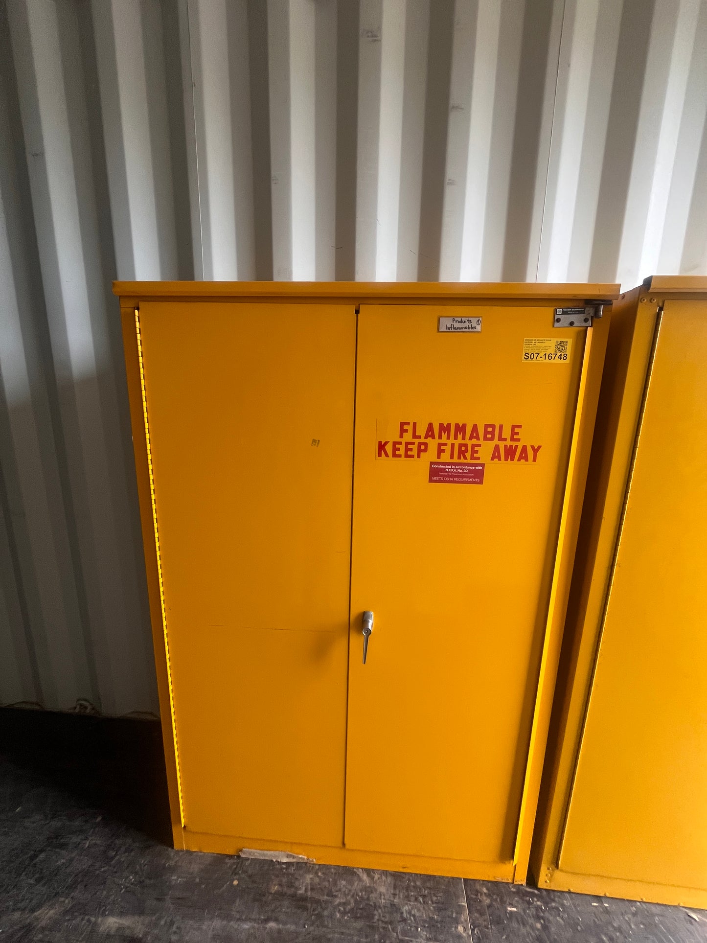 ARMOIRE SÉCURITAIRE POUR MATÉRIEL INFLAMABLE