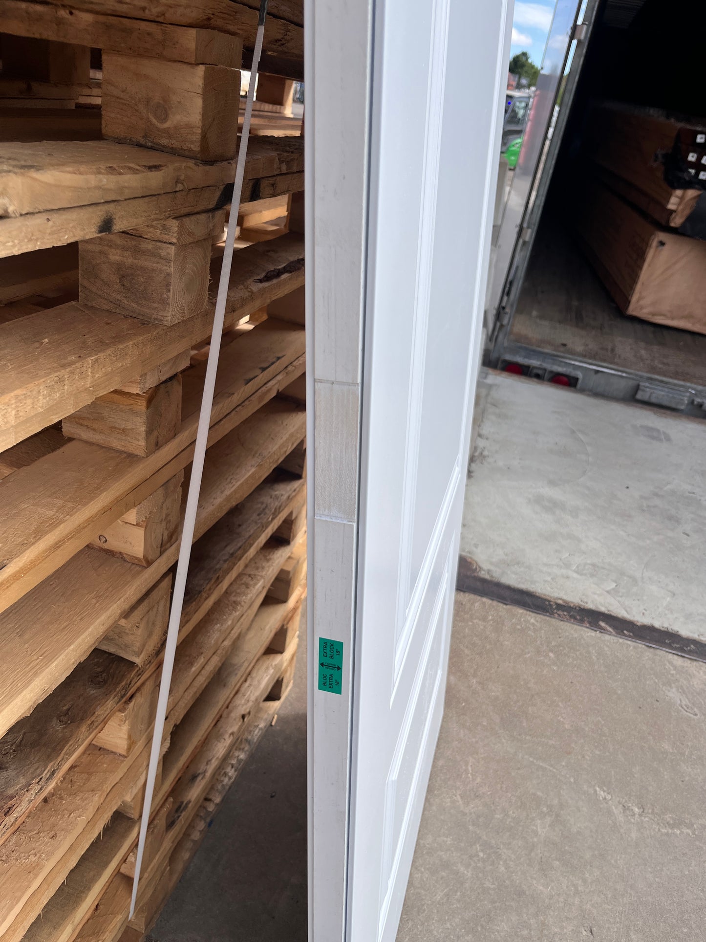 PORTE EXTÉRIEUR PLEINE EN ACIER