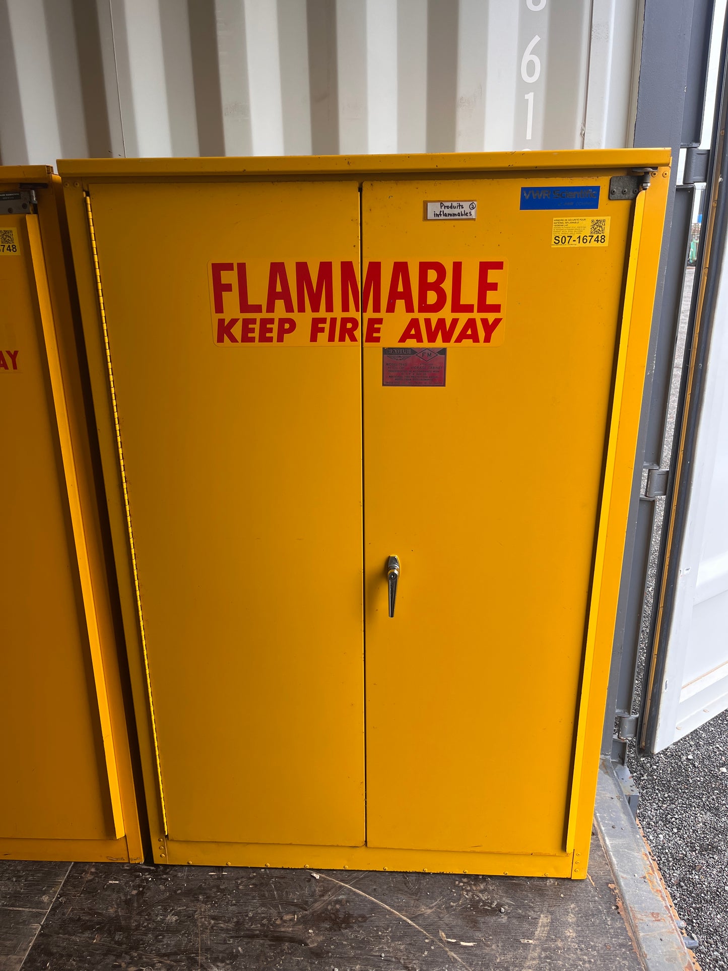 ARMOIRE SÉCURITAIRE POUR MATÉRIEL INFLAMABLE