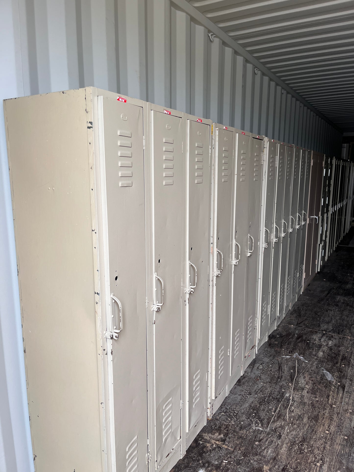 CASIER D'ÉCOLE À 3 PORTES